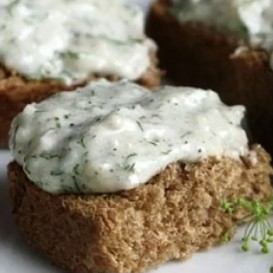 Закуска,,Хуторская’’с зеленью 200 гр/уп.Алтай(опт 88 руб/уп)