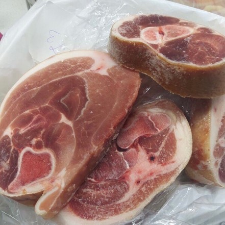 Рулька свиная распил/стейки СП с/м 1кг/упак(опт 191 руб)