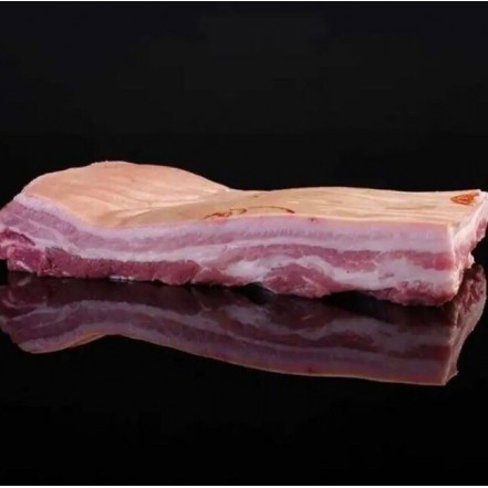 ОХЛАЖДЁННАЯ Грудинка свиная СОБСТВЕННОГО пр.1,5 кг/кусок