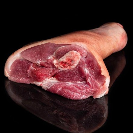 Рулька свиная  целая на кости СП с/м 1 кг(опт 187 руб/кг)